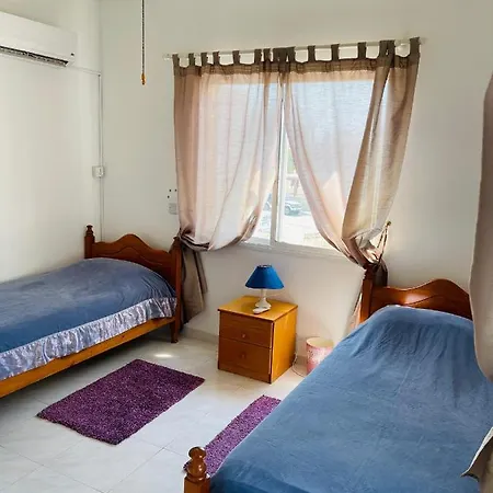 Peaceful Townhouse With Private Pool Near The Sea Apartment