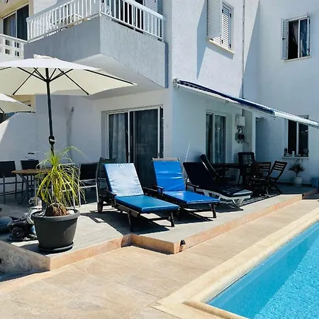 Peaceful Townhouse With Private Pool Near The Sea Apartment *